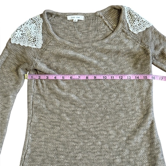 Pink Rose Women’s Knit Sweater Lace Shoulder Detail Size M - Picture 8 of 9